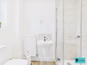 Ensuite- click for photo gallery